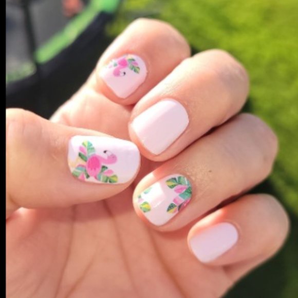 Color Street Nail Strips ~ Flamin-goals - Picture 3 of 6